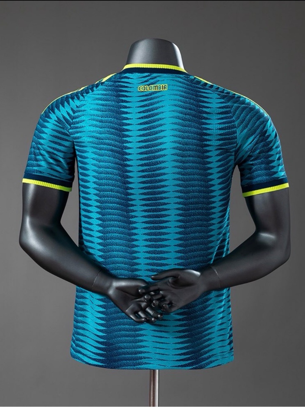 COLOMBIA SOCCER JERSEY BLUE 2026 - Picture 7 of 10